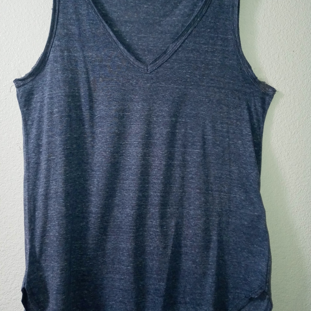 Top - Picture 2 of 4